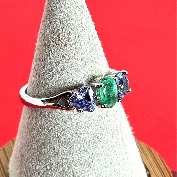 925 Sterling Silver Ring Sz 6.5 with Natural Emerald & Tanzanite. - Picture 4 of 10